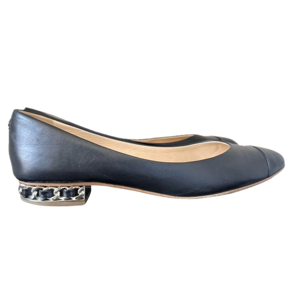 CHANEL Black Leather Flats with Chain Detail